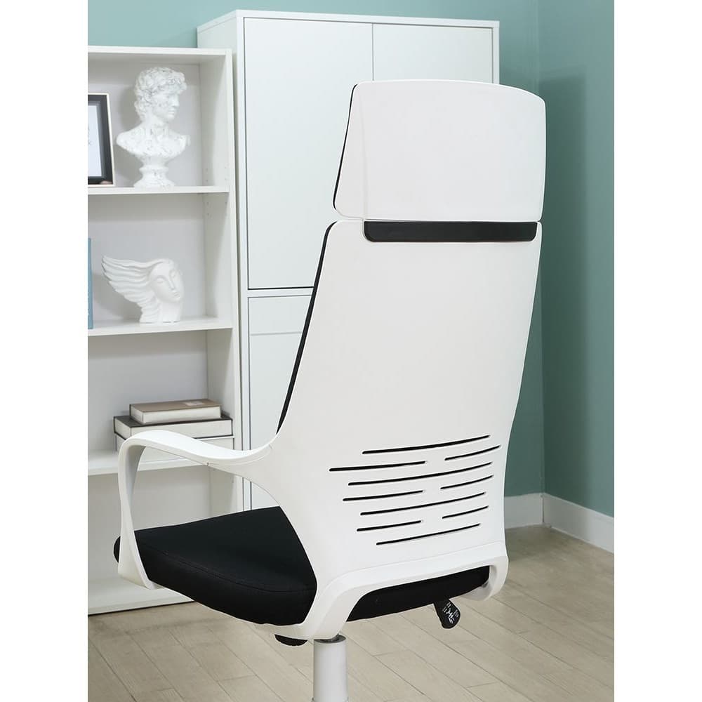 INDEX LIVING MALL เก้าอี้สำนักงานพนักพิงสูง เก้าอี้นั่งทำงาน  Ergonomic ออกแบบมาให้เหมาะกับการนั่งทำงาน ตามหลักสรีรศาสตร์ รุ่น โวลเฟรม - เก้าอี้ สีขาว/ดำ https://lnwchill.com