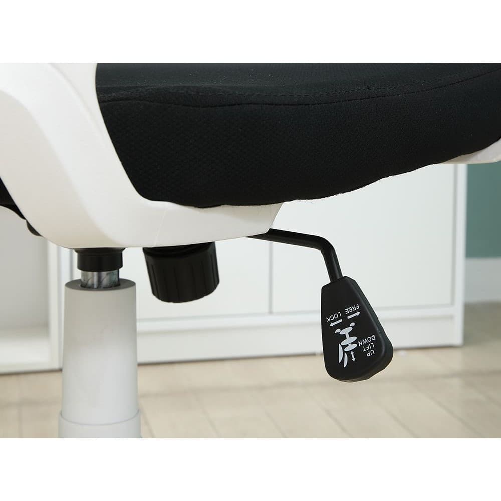 INDEX LIVING MALL เก้าอี้สำนักงานพนักพิงสูง เก้าอี้นั่งทำงาน  Ergonomic ออกแบบมาให้เหมาะกับการนั่งทำงาน ตามหลักสรีรศาสตร์ รุ่น โวลเฟรม - เก้าอี้ สีขาว/ดำ https://lnwchill.com
