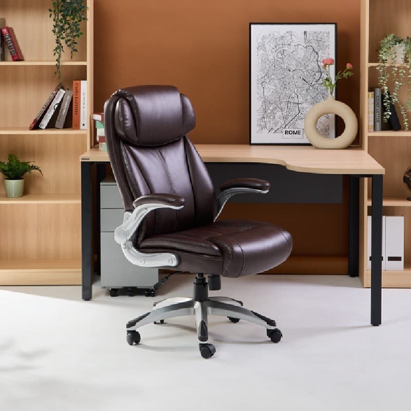 Furradec รุ่น Primo เก้าอี้ผู้บริหาร สีน้ำตาล หุ้มหนังสังเคราะห์ Bonded Leather ที่พักแขนพับได้ เสริมภาพลักษณ์และความสบายระดับผู้นำ https://lnwchill.com