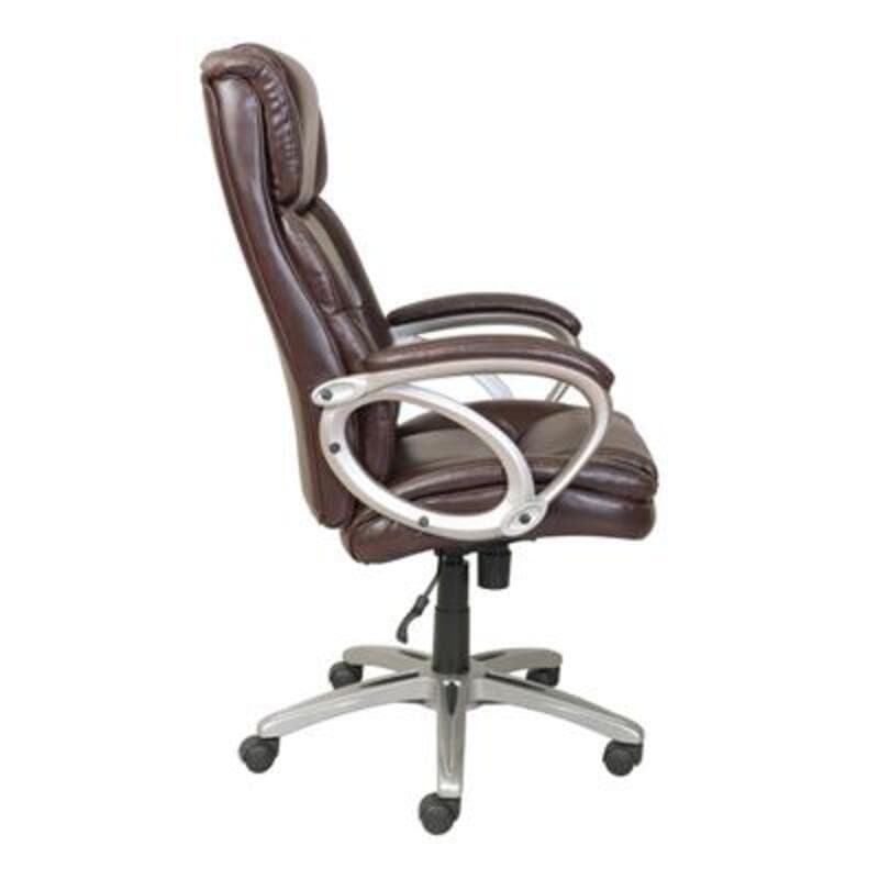 Furradec รุ่น Parham เก้าอี้ผู้บริหารหุ้มหนังสังเคราะห์ Bonded Leather สีน้ำตาลที่ออกแบบตามหลักสรีรศาสตร์ เพื่อเสริมสร้างบุคลิกภาพและมอบความสบายสูงสุดในการทำงาน https://lnwchill.com