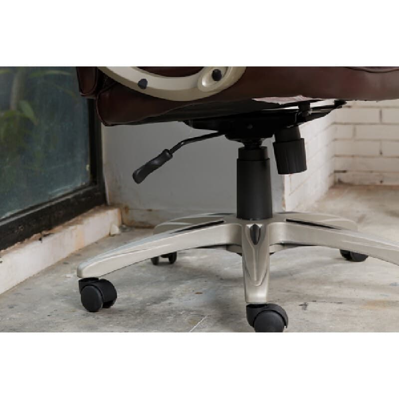 Furradec รุ่น Parham เก้าอี้ผู้บริหารหุ้มหนังสังเคราะห์ Bonded Leather สีน้ำตาลที่ออกแบบตามหลักสรีรศาสตร์ เพื่อเสริมสร้างบุคลิกภาพและมอบความสบายสูงสุดในการทำงาน https://lnwchill.com