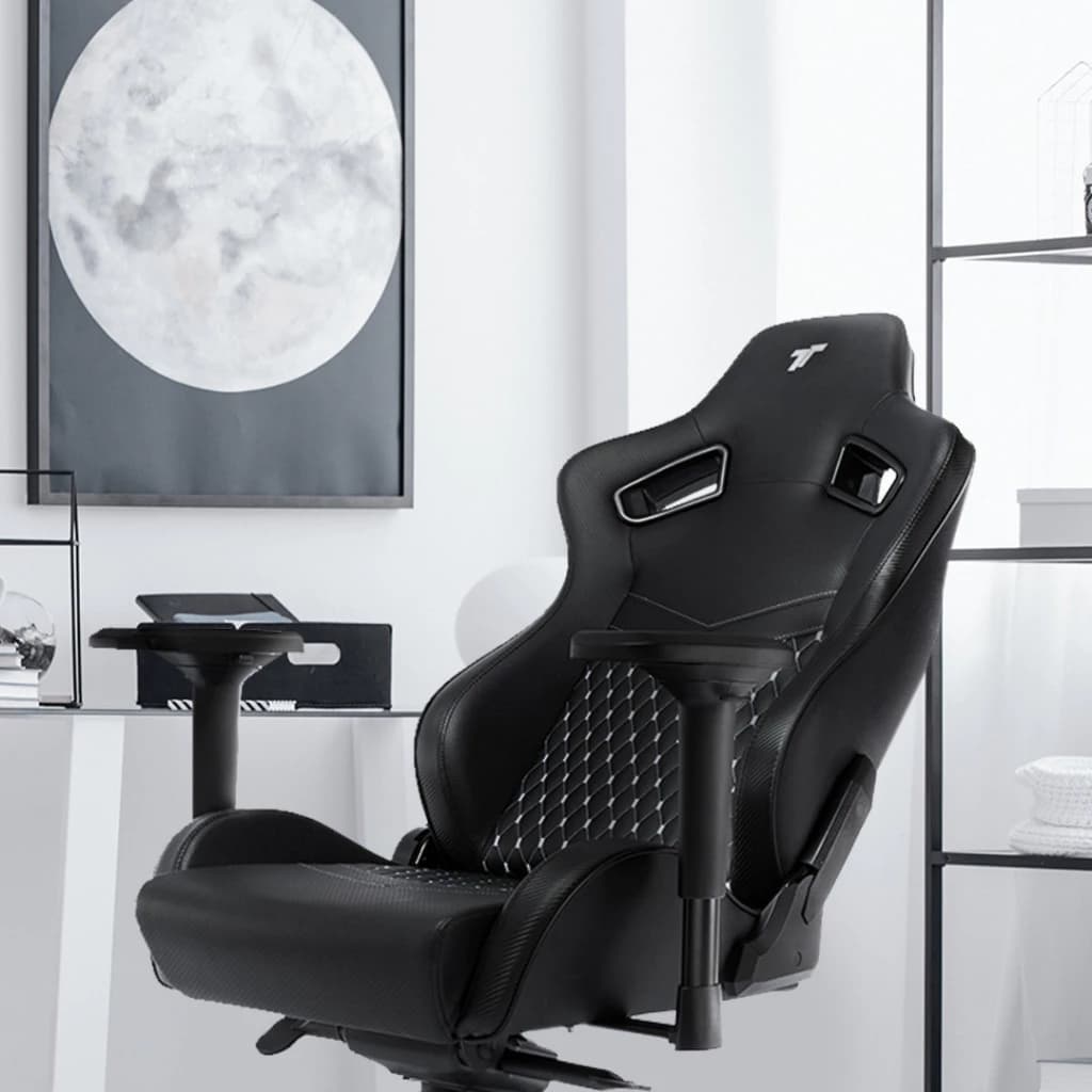 TTRacing Surge X Gaming Chair เก้าอี้เกมมิ่ง สีดำ สีน้ำเงิน 𝗖𝗮𝗽𝘁𝗮𝗶𝗻 𝗔𝗺𝗲𝗿𝗶𝗰𝗮 นั่งสบาย ปรับเอนได้ 155 องศา, ที่วางแขนปรับได้, หมอนรองเอวและคอ https://lnwchill.com