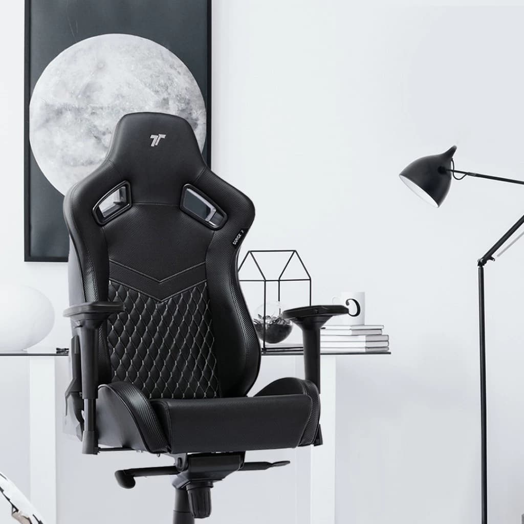 TTRacing Surge X Gaming Chair เก้าอี้เกมมิ่ง สีดำ สีน้ำเงิน 𝗖𝗮𝗽𝘁𝗮𝗶𝗻 𝗔𝗺𝗲𝗿𝗶𝗰𝗮 นั่งสบาย ปรับเอนได้ 155 องศา, ที่วางแขนปรับได้, หมอนรองเอวและคอ https://lnwchill.com